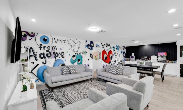 750-E-Prima-Vista-Blvd-27